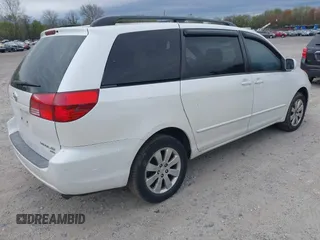 2005 Toyota Sienna XLE with VIN 5TDBA22C35S034074, listed as a IAAI auction lot 42087561 with 108,608 mi miles. Bid and sale history available at carsss.com. Image 4.