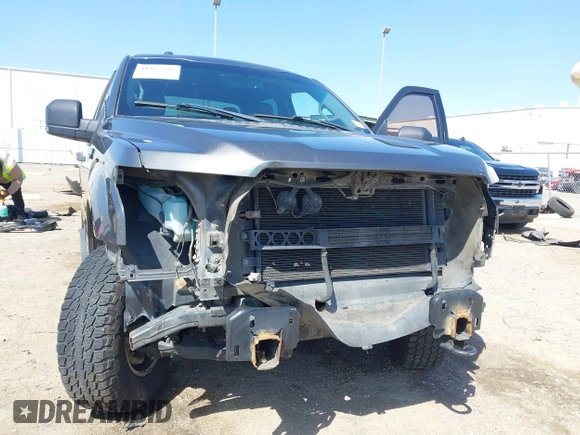 2015 Ford F-150 XLT with VIN 1FTEW1EF4FKE72884, listed as a IAAI auction lot 41833903 with 196,597 mi miles. Bid and sale history available at carsss.com. Image 6.