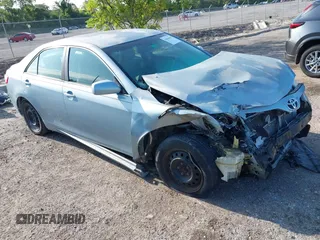 2007 Toyota Camry CE z VIN 4T1BE46K97U714024, wystawiony jako IAAI lot #42416410 z przebiegiem 218 500 mil mil oraz . Historia ofert i sprzedaży dostępna na DreamBid. Obrazek 1.