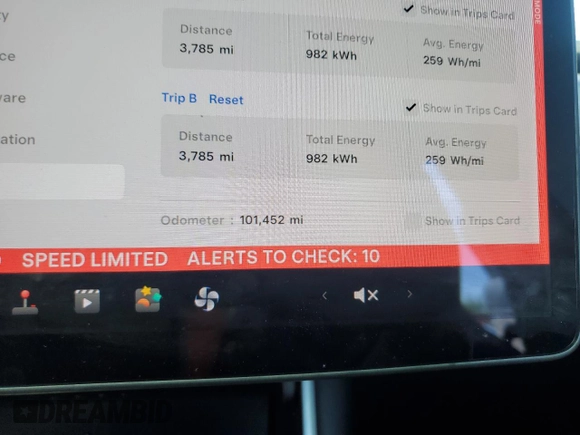 2019 Tesla Model 3 Mid Range z VIN 5YJ3E1EA7KF484369, wystawiony jako Copart lot #51605785 z przebiegiem 101 452 mil mil oraz Nie do naprawy • Non repairable. Historia ofert i sprzedaży dostępna na DreamBid. Obrazek 9.