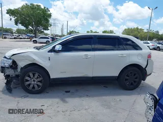 2008 Lincoln MKX z VIN 2LMDU88C28BJ37258, wystawiony jako IAAI lot #42274938 z przebiegiem Nie podano mil oraz . Historia ofert i sprzedaży dostępna na DreamBid. Obrazek 14.