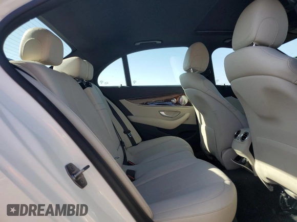 2017 Mercedes-Benz E 300 Luxury z VIN WDDZF4JB9HA139844, wystawiony jako Copart lot #57626695 z przebiegiem 27 377 mil mil oraz Szkoda całkowita • Salvage title. Historia ofert i sprzedaży dostępna na DreamBid. Obrazek 10.