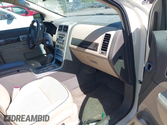 2008 Lincoln MKX with VIN 2LMDU88C48BJ17142, listed as a IAAI auction lot 42144487 with 239,637 mi miles. Bid and sale history available at carsss.com. Image 5.