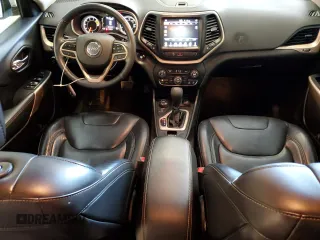2017 Jeep Cherokee Latitude z VIN 1C4PJMCS3HW649008, wystawiony jako Copart lot #61410505 z przebiegiem 112 496 mil mil oraz Szkoda całkowita • Salvage title. Historia ofert i sprzedaży dostępna na DreamBid. Obrazek 8.