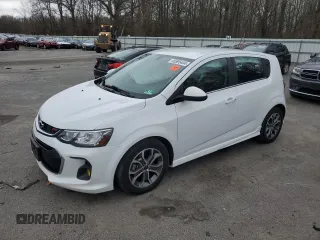 2018 Chevrolet Sonic LT z VIN 1G1JD6SB8J4112882, wystawiony jako Copart lot #50329714 z przebiegiem 92 192 mil mil oraz Szkoda całkowita • Salvage title. Historia ofert i sprzedaży dostępna na DreamBid. Obrazek 1.