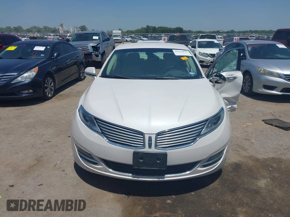 2013 Lincoln MKZ z VIN 3LN6L2G90DR824857, wystawiony jako IAAI lot #42229016 z przebiegiem Nie podano mil oraz . Historia ofert i sprzedaży dostępna na DreamBid. Obrazek 12.