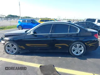 2018 BMW 3 Series 330i xDrive с VIN WBA8D9C53JA616383, выставлен на аукционе IAAI как лот 42319253 с пробегом 89 297 миль миль и . История ставок и продаж доступна на DreamBid. Изображение 14.
