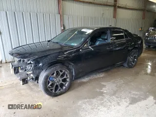 2017 Chrysler 300 S z VIN 2C3CCAGG1HH622213, wystawiony jako Copart lot #57749315 z przebiegiem 60 891 mil mil oraz Szkoda całkowita • Salvage title. Historia ofert i sprzedaży dostępna na DreamBid. Obrazek 1.