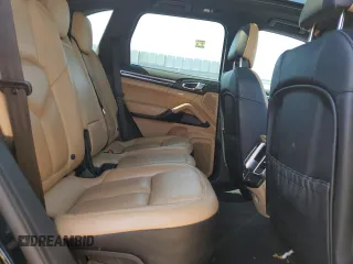 2016 Porsche Cayenne z VIN WP1AA2A25GKA08699, wystawiony jako Copart lot #57977705 z przebiegiem 160 088 mil mil oraz Tytuł czysty. Historia ofert i sprzedaży dostępna na DreamBid. Obrazek 11.
