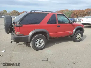 2000 Chevrolet Blazer LS with VIN 1GNCT18W8YK155812, listed as a Copart auction lot 77315424 with 151,418 mi miles and Clean Title. Bid and sale history available at carsss.com. Image 3.