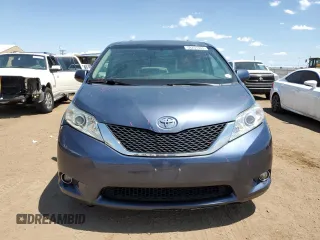 2017 Toyota Sienna XLE with VIN 5TDDZ3DC8HS168698, listed as a Copart auction lot 58201365 with 239,260 mi miles and Salvage title. Bid and sale history available at DreamBid. Image 5.