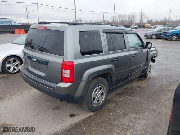 2014 Jeep Patriot Sport with VIN 1C4NJRBB7ED601038, listed as a IAAI auction lot 41858145 with 174,903 mi miles. Bid and sale history available at carsss.com. Image 4.