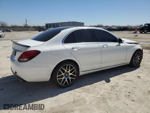 2015 Mercedes-Benz C 300 z VIN 55SWF4JB1FU057963, wystawiony jako Copart lot #48512005 z przebiegiem 100 509 mil mil oraz Szkoda całkowita • Salvage title. Historia ofert i sprzedaży dostępna na DreamBid. Obrazek 3.