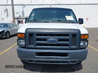 2013 Ford Econoline Passenger XL z VIN 1FBNE3BL4DDA56459, wystawiony jako IAAI lot #42223633 z przebiegiem 411 732 mil mil oraz . Historia ofert i sprzedaży dostępna na DreamBid. Obrazek 12.