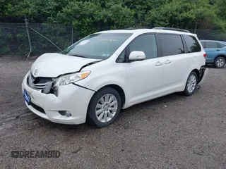 2014 Toyota Sienna Limited z VIN 5TDDK3DC4ES081882, wystawiony jako IAAI lot #42270167 z przebiegiem 58 723 mil mil oraz . Historia ofert i sprzedaży dostępna na DreamBid. Obrazek 2.