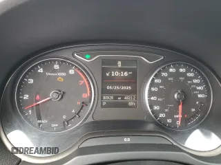 2016 Audi A3 Premium z VIN WAUA7GFF0G1067722, wystawiony jako Copart lot #51800685 z przebiegiem 80 928 mil mil oraz Nie do naprawy • Non repairable. Historia ofert i sprzedaży dostępna na DreamBid. Obrazek 9.