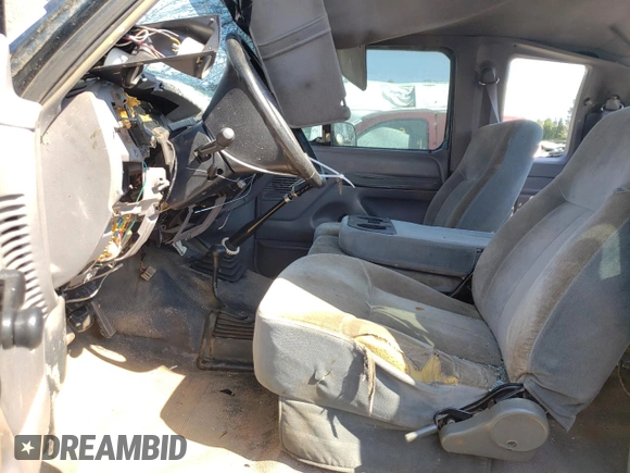 1995 Ford F-250 z VIN 1FTHX26F0SKB43026, wystawiony jako Copart lot #74275134 z przebiegiem Nie podano mil oraz Szkoda całkowita • Salvage title. Historia ofert i sprzedaży dostępna na DreamBid. Obrazek 7.