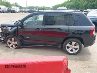 2017 Jeep Compass Sport SE z VIN 1C4NJCBA4HD148117, wystawiony jako IAAI lot #42440046 z przebiegiem 124 891 mil mil oraz . Historia ofert i sprzedaży dostępna na DreamBid. Obrazek 14.