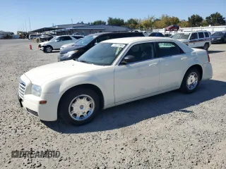 2008 Chrysler 300 LX with VIN 2C3KA43R58H223170, listed as a Copart auction lot 73572364 with 80,725 mi miles and Salvage Title. Bid and sale history available at carsss.com. Image 1.