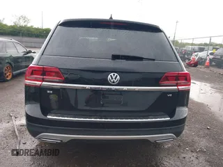 2018 Volkswagen Atlas SE с VIN 1V2CR2CA8JC566036, выставлен на аукционе IAAI как лот 42122613 с пробегом 89 691 миль миль и . История ставок и продаж доступна на DreamBid. Изображение 17.