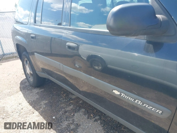2004 Chevrolet TrailBlazer EXT LT with VIN 1GNET16S046124176, listed as a IAAI auction lot 41784048 with 186,297 mi miles. Bid and sale history available at carsss.com. Image 6.
