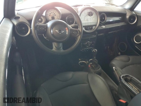 2012 MINI Convertible z VIN WMWZN3C55CT134262, wystawiony jako Copart lot #38224724 z przebiegiem 58 082 mil mil oraz Nie do naprawy • Non repairable. Historia ofert i sprzedaży dostępna na DreamBid. Obrazek 8.