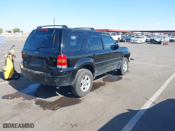 2007 Ford Escape XLS with VIN 1FMYU02Z57KA51068, listed as a IAAI auction lot 39417911 with 1 mi miles. Bid and sale history available at carsss.com. Image 4.