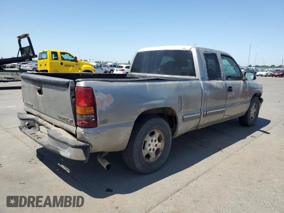 2000 Chevrolet Silverado 1500 LS with VIN 2GCEC19T0Y1101958, listed as a Copart auction lot 55123655 with 260,479 mi miles and Clean Title. Bid and sale history available at carsss.com. Image 3.