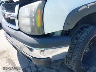 2004 Chevrolet Silverado 1500 Work Truck with VIN 2GCEC19V541248594, listed as a IAAI auction lot 41989404 with 257,328 mi miles. Bid and sale history available at carsss.com. Image 6.