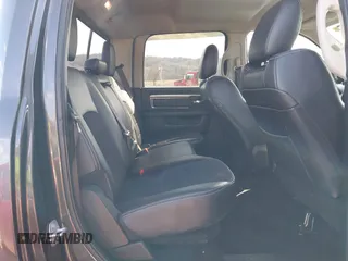 2018 Ram 2500 Big Horn with VIN 3C6UR5DLXJG341371, listed as a IAAI auction lot 41371836 with 197,924 mi miles. Bid and sale history available at carsss.com. Image 8.