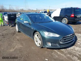 2013 Tesla Model S with VIN 5YJSA1CN7DFP26335, listed as a IAAI auction lot 41529752 with 247,789 mi miles. Bid and sale history available at carsss.com. Image 1.