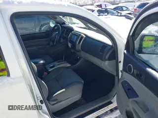 2015 Toyota Tacoma with VIN 3TMMU4FN2FM086885, listed as a IAAI auction lot 41247712 with 194,510 mi miles and . Bid and sale history available at carsss.com. Image 5.