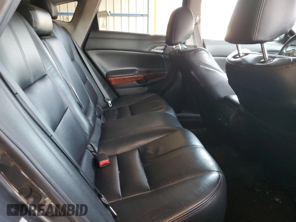 2011 Honda Crosstour EX z VIN 5J6TF1H32BL002733, wystawiony jako Copart lot #70150324 z przebiegiem Nie podano mil oraz Szkoda całkowita • Salvage title. Historia ofert i sprzedaży dostępna na DreamBid. Obrazek 10.