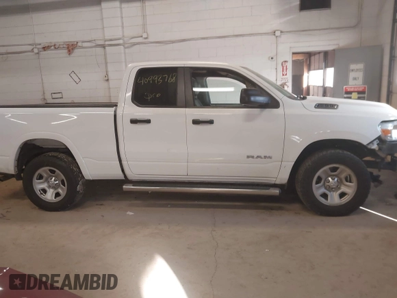 2019 Ram 1500 Tradesman z VIN 1C6RRFCG9KN677067, wystawiony jako IAAI lot #40993768 z przebiegiem 45 282 mil mil oraz . Historia ofert i sprzedaży dostępna na DreamBid. Obrazek 13.