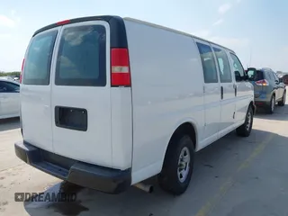 2008 Chevrolet Express Cargo z VIN 1GCFG15X381134847, wystawiony jako IAAI lot #41933588 z przebiegiem 114 592 mil mil oraz . Historia ofert i sprzedaży dostępna na DreamBid. Obrazek 4.