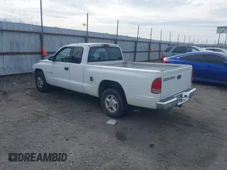 2000 Dodge Dakota Sport with VIN 1B7GL22N3YS725411, listed as a IAAI auction lot 41743698 with 149,810 mi miles. Bid and sale history available at carsss.com. Image 3.