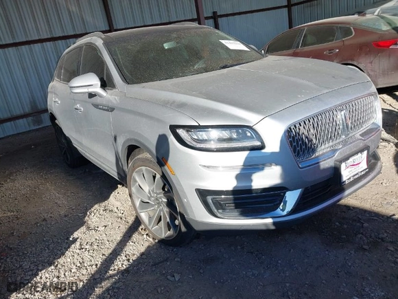 2019 Lincoln Nautilus Reserve with VIN 2LMPJ8LP2KBL65963, listed as a IAAI auction lot 41413314 with 52,012 mi miles. Bid and sale history available at carsss.com. Image 1.