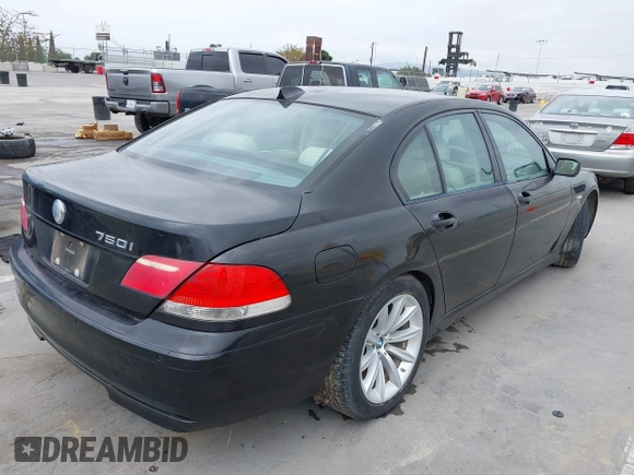 2006 BMW 7 Series 750i z VIN WBAHL83596DT01154, wystawiony jako IAAI lot #42353117 z przebiegiem 129 771 mil mil oraz . Historia ofert i sprzedaży dostępna na DreamBid. Obrazek 4.