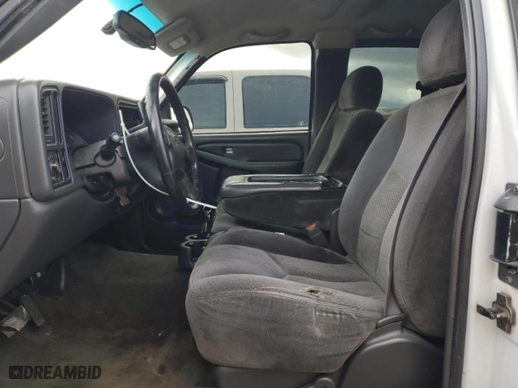 2003 Chevrolet Silverado 1500 Work Truck with VIN 2GCEC19X831130085, listed as a Copart auction lot 84295874 with 204,175 mi miles and Salvage Title. Bid and sale history available at carsss.com. Image 7.