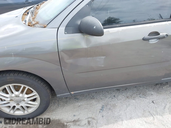 2005 Ford Focus SE with VIN 1FAFP36N35W211505, listed as a IAAI auction lot 42087016 with 256,413 mi miles and . Bid and sale history available at carsss.com. Image 6.