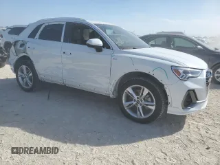2024 Audi Q3 S line Premium z VIN WA1DECF39R1137946, wystawiony jako Copart lot #47194135 z przebiegiem 3 110 mil mil oraz Szkoda całkowita • Salvage title. Historia ofert i sprzedaży dostępna na DreamBid. Obrazek 4.