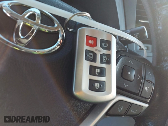 2020 Toyota Sienna XLE Auto Access Seat with VIN 5TDYZ3DC9LS036771, listed as a IAAI auction lot 41780540 with 151,745 mi miles. Bid and sale history available at carsss.com. Image 11.