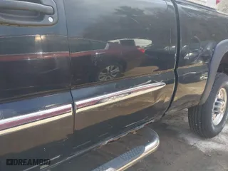 2003 GMC Sierra 2500HD SLE1 with VIN 1GTHK29U43E161599, listed as a IAAI auction lot 42101948 with 71,236 mi miles. Bid and sale history available at carsss.com. Image 6.