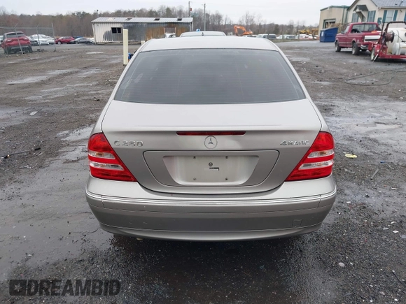2007 Mercedes-Benz C 280 Luxury with VIN WDBRF92H27F882209, listed as a IAAI auction lot 41834105 with 174,656 mi miles and . Bid and sale history available at DreamBid. Image 16.
