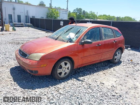 2005 Ford Focus S with VIN 3FAFP37N85R113281, listed as a IAAI auction lot 42037187 with Not Provided miles and . Bid and sale history available at carsss.com. Image 2.