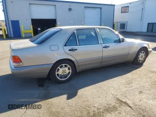 1995 Mercedes-Benz S with VIN WDBGA51E4SA202452, listed as a Copart auction lot 42133385 with 165,561 mi miles and Clean Title. Bid and sale history available at DreamBid. Image 3.