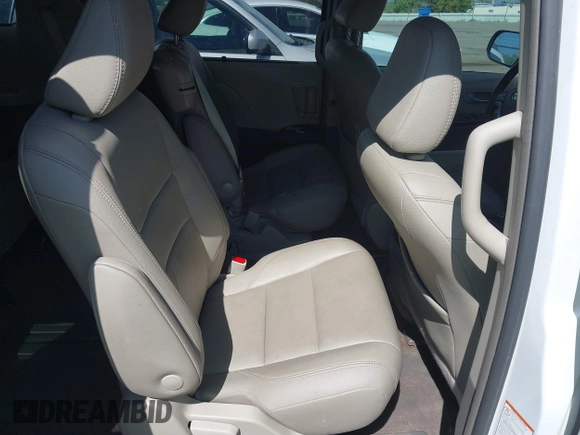 2018 Toyota Sienna XLE Auto Access Seat with VIN 5TDYZ3DC0JS928646, listed as a IAAI auction lot 40179964 with 124,350 mi miles and . Bid and sale history available at DreamBid. Image 8.