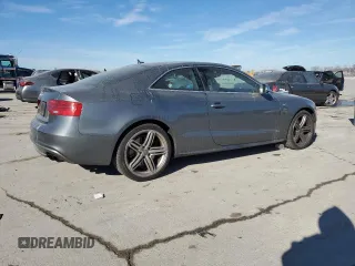 2013 Audi S5 Premium Plus z VIN WAUCGAFR9DA049022, wystawiony jako Copart lot #88992455 z przebiegiem 140 439 mil mil oraz Szkoda całkowita • Salvage title. Historia ofert i sprzedaży dostępna na DreamBid. Obrazek 3.