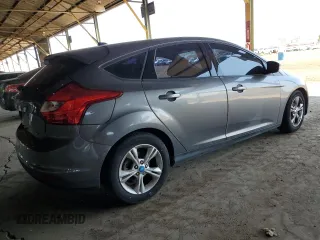 2014 Ford Focus SE z VIN 1FADP3K20EL363391, wystawiony jako Copart lot #52556335 z przebiegiem 111 614 mil mil oraz Tytuł czysty. Historia ofert i sprzedaży dostępna na DreamBid. Obrazek 3.
