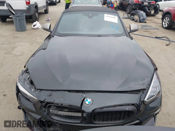 2022 BMW Z4 sDriveM40i with VIN WBAHF9C08NWX88691, listed as a IAAI auction lot 42562466 with 11,108 mi miles and . Bid and sale history available at DreamBid. Image 12.